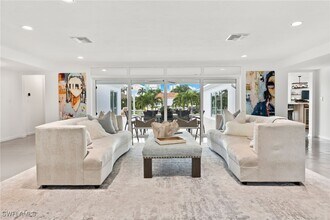 3737 Crayton Rd in Naples, FL - Building Photo - Building Photo