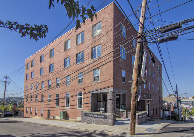 Sunset Lofts in Boston, MA - Foto de edificio - Building Photo