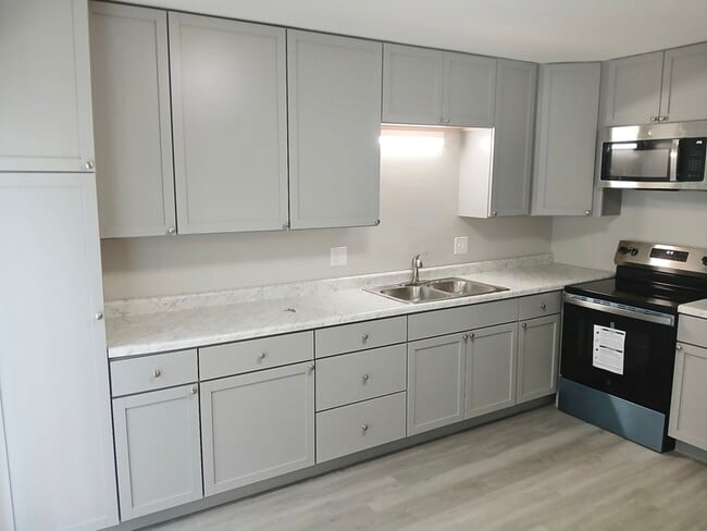 property at 746 Oakton Rd