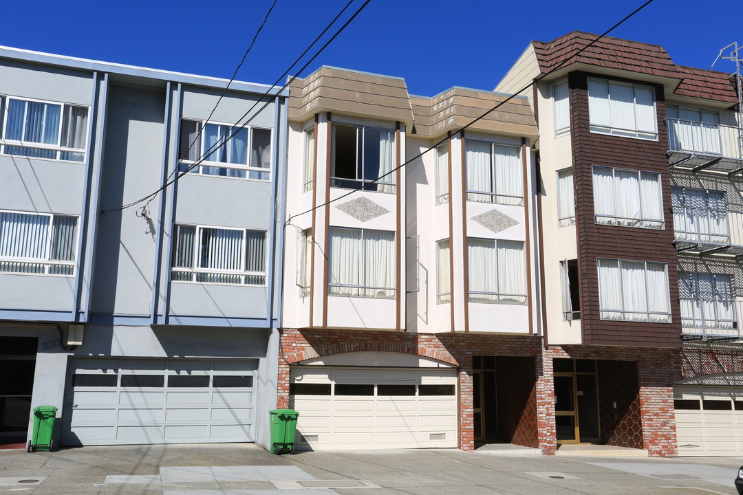 1251 10th Ave in San Francisco, CA - Building Photo