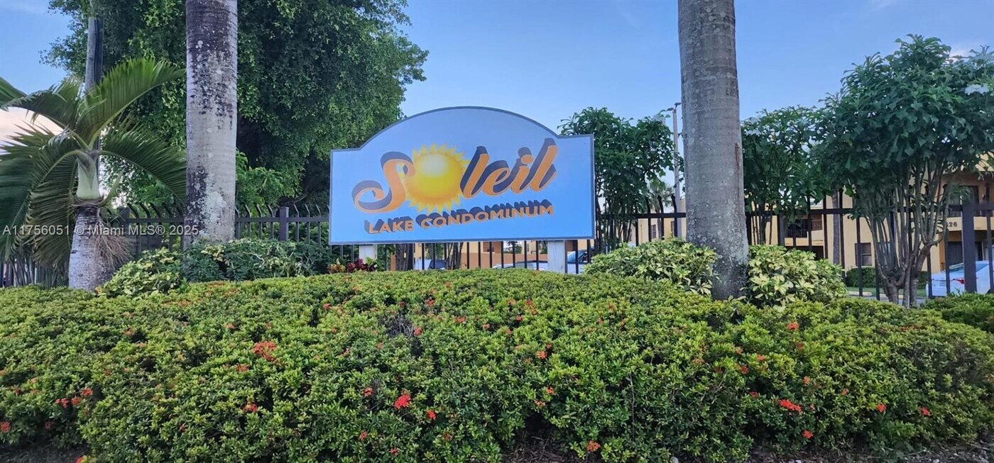 656 NW 114th Ave in Miami, FL - Building Photo