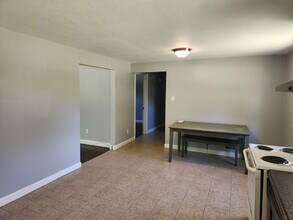 1801 14th St NE in Hickory, NC - Building Photo - Building Photo