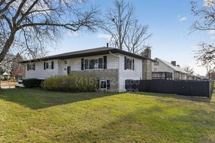 4835 Almont Dr in Columbus, OH - Building Photo