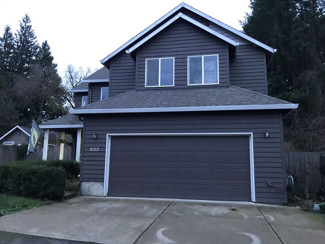 property at 623 N Grant St