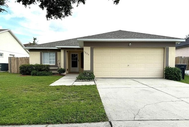1235 Alpine Lake Dr in Brandon, FL - Building Photo - Building Photo