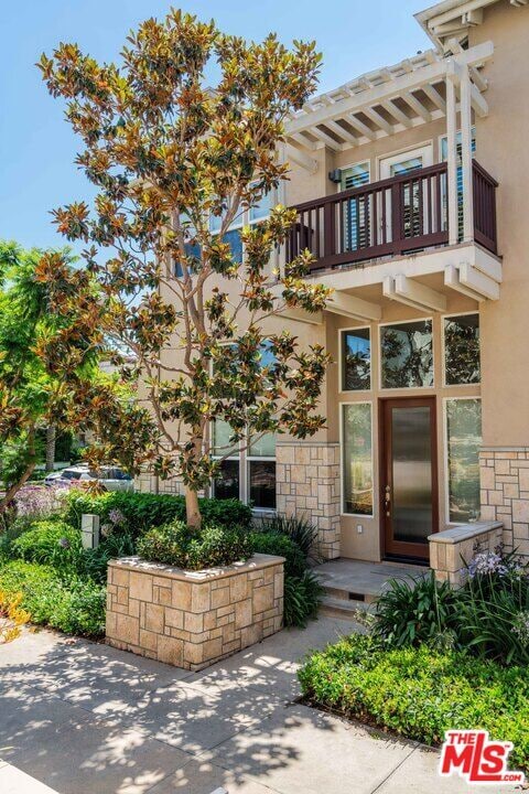 6011 Dawn Crk in Los Angeles, CA - Building Photo - Building Photo