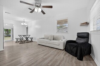 313 Brackin St in Crestview, FL - Building Photo - Building Photo