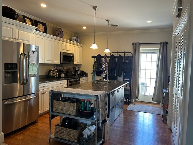 property at 471 Hunnewell St