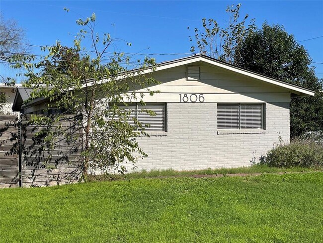 property at 1806 Blue Crest Dr
