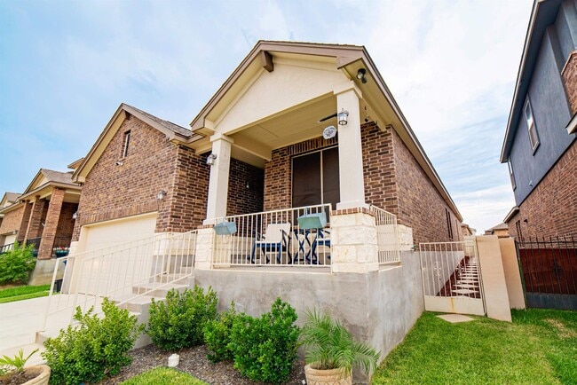 614 Puerta del Sol Dr in Laredo, TX - Building Photo - Building Photo