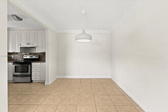 2323 Van Buren St in Hollywood, FL - Building Photo - Building Photo