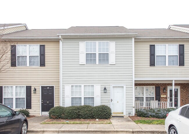 8 Cheltenham Dr