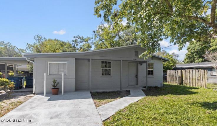 10588 Airport Terrace Dr in Jacksonville, FL - Building Photo