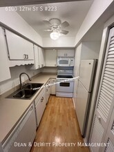 6100 12th St S in St. Petersburg, FL - Foto de edificio - Building Photo