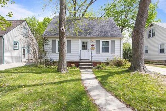 2211 Academy St in Dearborn, MI - Building Photo - Building Photo