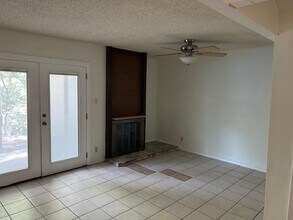 1616 Elmhurst Dr in Austin, TX - Building Photo - Building Photo