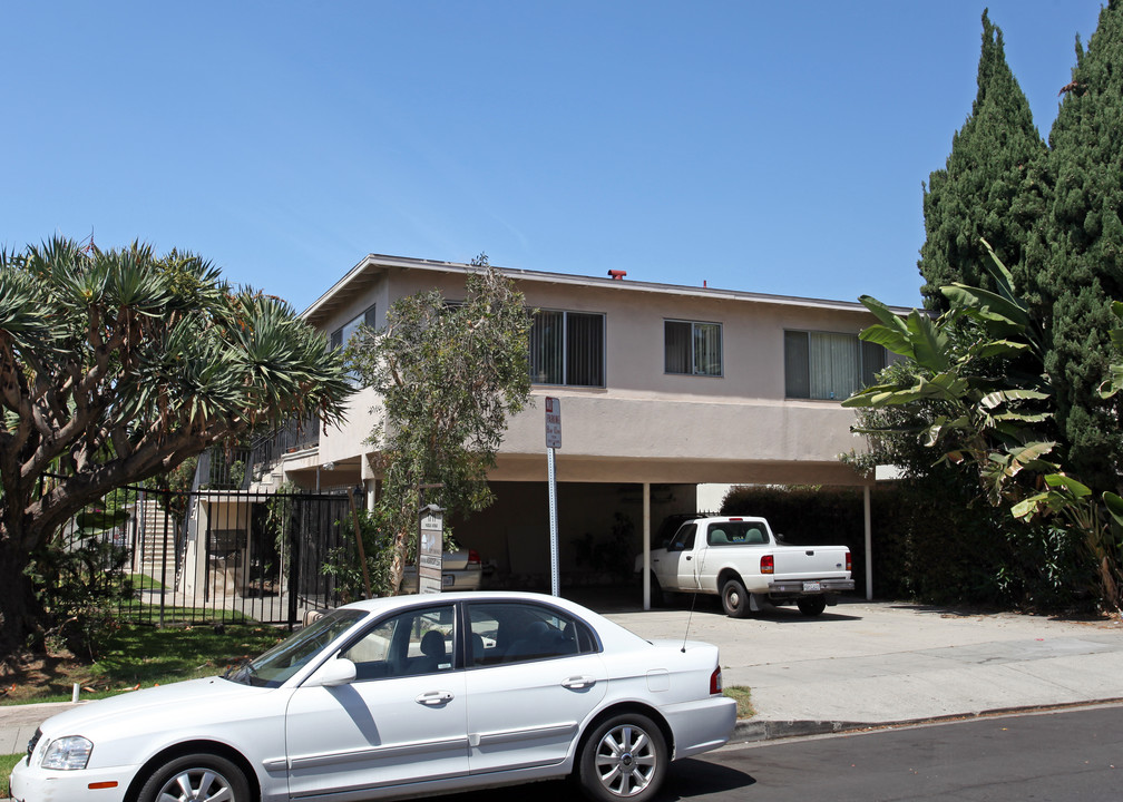 1711 Purdue Ave in Los Angeles, CA - Foto de edificio