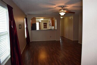 19102 Prairie Bluff Dr in Cypress, TX - Building Photo - Building Photo