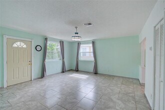 1160 Sunset Point Rd in Clearwater, FL - Building Photo - Building Photo