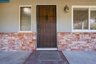 1930 Sunshine Dr in Concord, CA - Building Photo - Building Photo