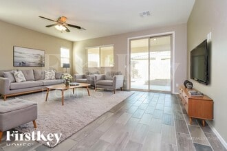 17126 W Seldon Ln in Waddell, AZ - Foto de edificio - Building Photo