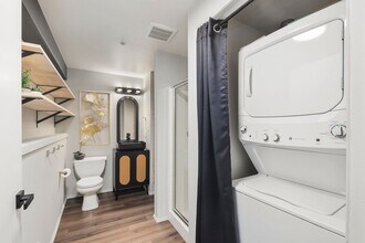 9301 Linden Ave N, Unit C in Seattle, WA - Building Photo - Building Photo