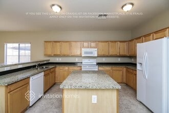 15940 W Mauna Loa Ln in Surprise, AZ - Building Photo - Building Photo