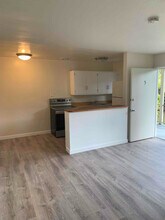 16 Pacheco St-Unit -5 in San Rafael, CA - Foto de edificio - Building Photo