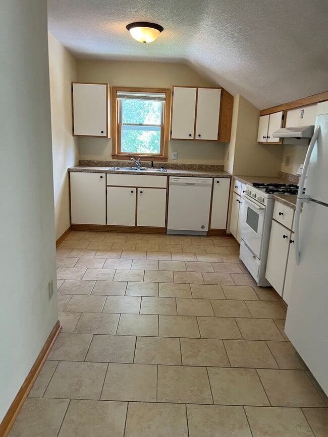 property at 140 4th Ave N