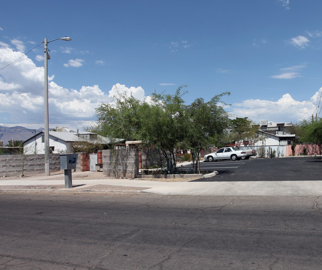 2622-2636 N Los Altos Ave in Tucson, AZ - Building Photo - Building Photo