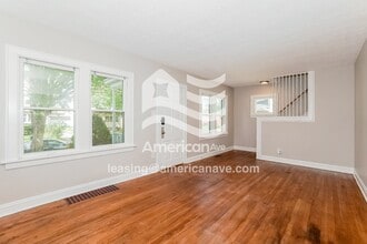 976 Hunt St in Akron, OH - Building Photo - Building Photo