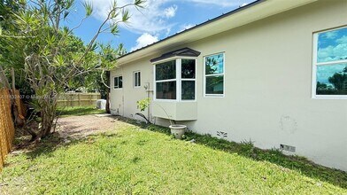 499 NE 112th St in Miami, FL - Building Photo - Building Photo