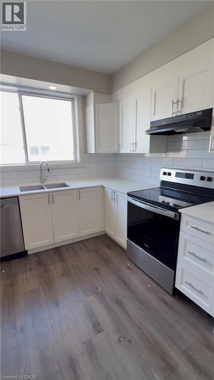 245 Mohawk Rd E in Hamilton, ON - Building Photo - Building Photo