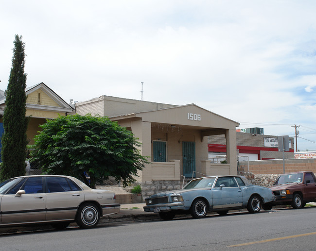 1506 Wyoming Ave in El Paso, TX - Foto de edificio - Building Photo