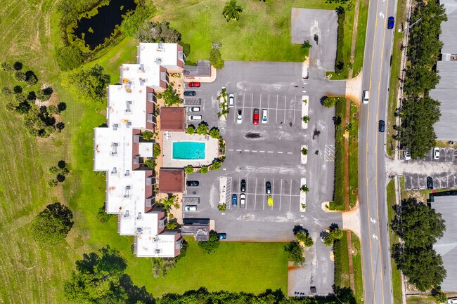 Villas Escondido in Titusville, FL - Foto de edificio - Building Photo