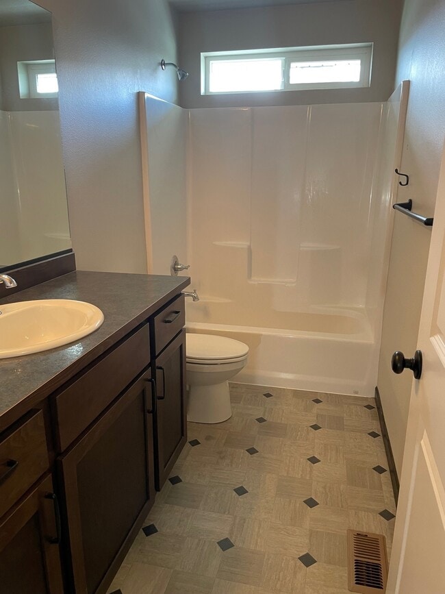 8674 Scotsworth St in Post Falls, ID - Building Photo - Building Photo