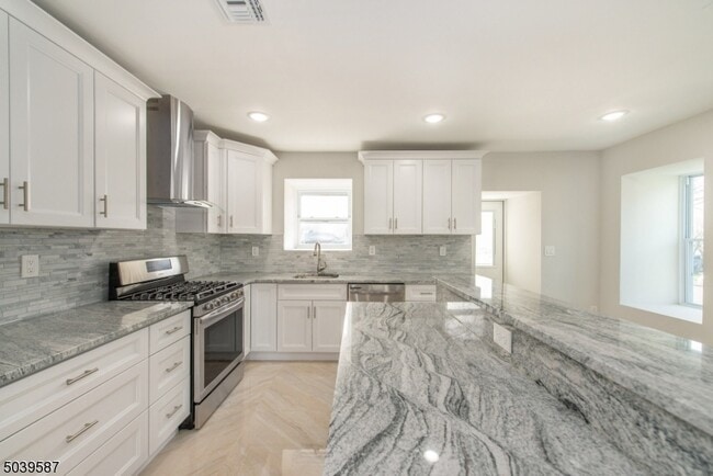 43 Perrin Ave in Pompton Lakes, NJ - Building Photo - Building Photo