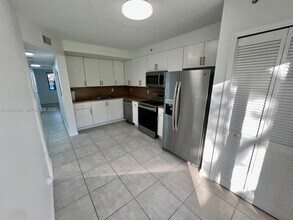 22621 SW 88th Pl in Cutler Bay, FL - Foto de edificio - Building Photo