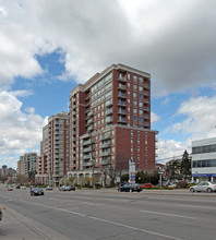 1 Clairtrell Rd in Toronto, ON - Building Photo - Building Photo