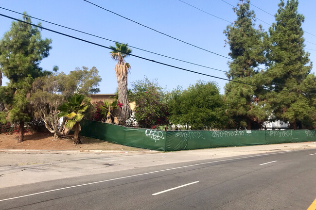 Wylden Apartments in Los Angeles, CA - Foto de edificio - Building Photo