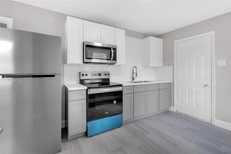 4755 Wilmington St in Houston, TX - Building Photo - Building Photo