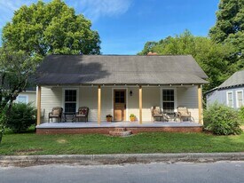 317 E Wilson Ave in Mooresville, NC - Building Photo