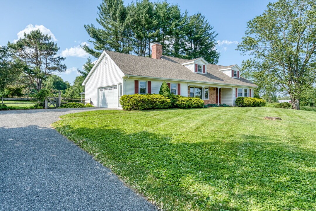99 Ridge Rd in New Milford, CT - Building Photo