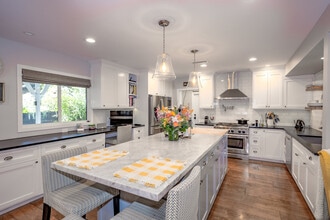 2152 Grand Oaks Ave in Altadena, CA - Foto de edificio - Building Photo