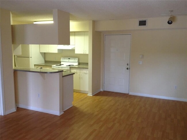 470 S Park Rd, Unit 7-308 in Hollywood, FL - Building Photo - Building Photo