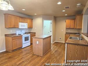 4518 Cerca Royale in San Antonio, TX - Building Photo - Building Photo