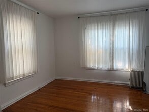 42 Hill Terrace in Yonkers, NY - Building Photo - Building Photo