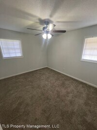 409 Springdale Dr photo'