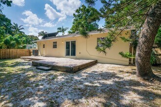 3800 Calvin Ave in West Palm Beach, FL - Foto de edificio - Building Photo