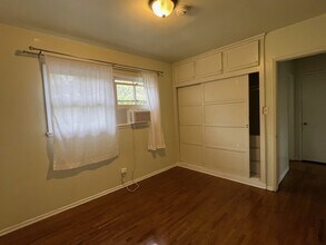 883 N Hoover St, Unit 883 in Los Angeles, CA - Building Photo - Building Photo